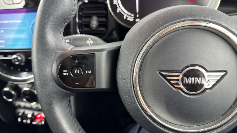 MINI Hatchback 1.5 Cooper Classic 3dr Auto Petrol Hatchback